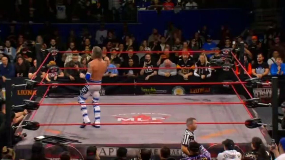Unc Adam Copeland invited a bunch of kids in the ring and danced with them... after beating Steve Maclin in Maple Leaf Pro. 😭
