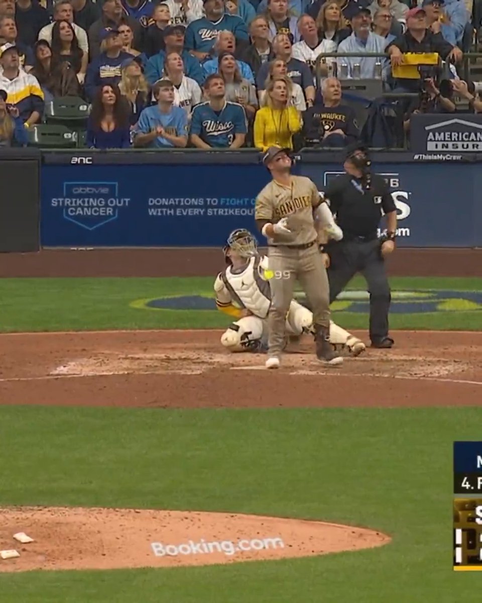 ¡LO QUE PASÓ EN MILWAUKEE! 🤯 Ty France y lo que parecía el HR de la victoria en la novena entrada terminó pegando en el techo, la pelota fue atrapada por Jackson Chourio y declarado OUT 💥 Al final los Brewers ganaron el juego...