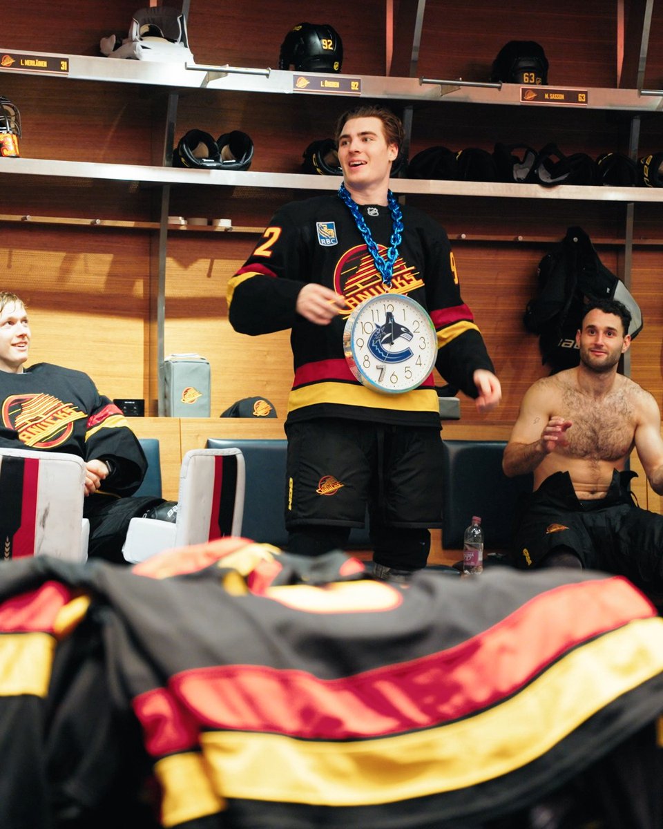 "Start at 7 AM not 7 PM." Liam Öhgren earns the first-ever bedazzled clock player of the game honours! ⏰