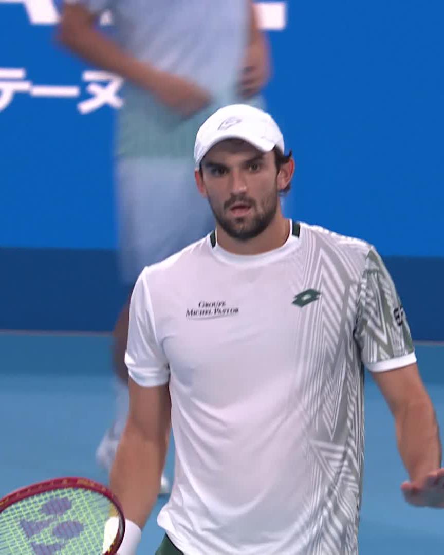 Out of no where 🤯 From 5-3 down and saving 2 set points, Vacherot takes the opener 7-5 over Fils 🔥 #japanopentennis
