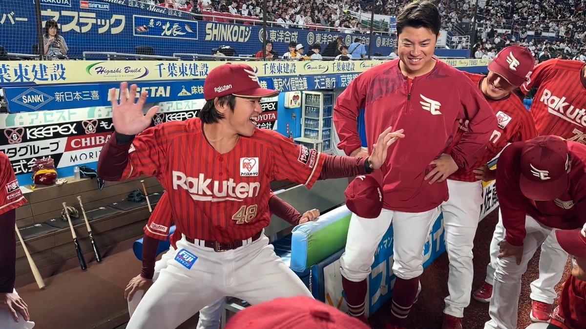 今日の円陣は #平良竜哉 選手📣 「今日はもう一個だけしか言わないよ。勝と。そして仙台に帰ろっ。さぁ行こっ🏄」 #RakutenEagles #強鷲革新