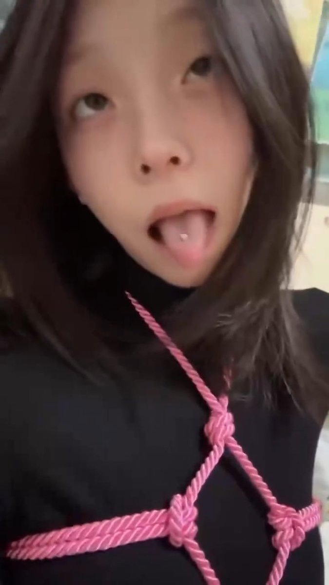 才高中就爱上捆绑打舌钉啊啊啊离母狗越来越近了呢好想被爆耍 #母狗 #女高 #露出