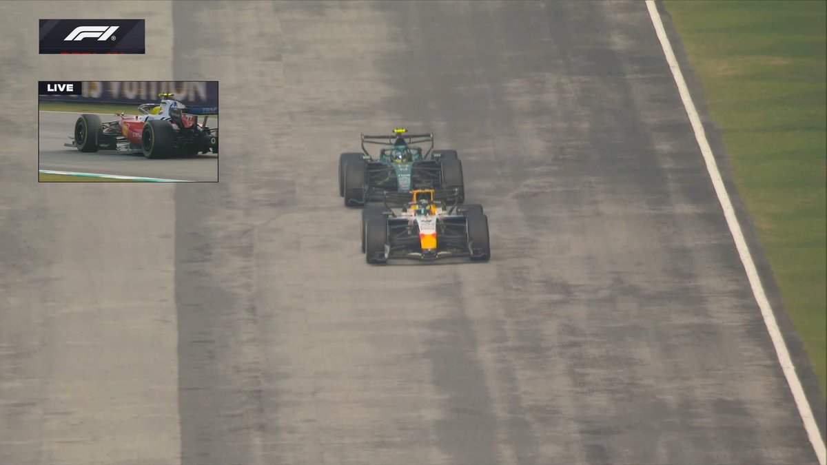 ⚔️ BATTLE FOR P10 ⚔️ Alonso uses all his race craft to get past Lindblad 👌 Fernando's into the points! 🤩 #F1 #BahrainGP
