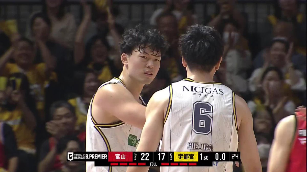 【星川開聖】 今日は1月以来、約9ヶ月ぶりに公式戦に復帰！そして、いきなり3Pを決める筋肉ぶりです。 また星川選手の復帰により、あらゆるメンバーでの洛南のオンザコート4までが実現しましたが、オンザコート5の実現は次回に持ち越しとなりました。