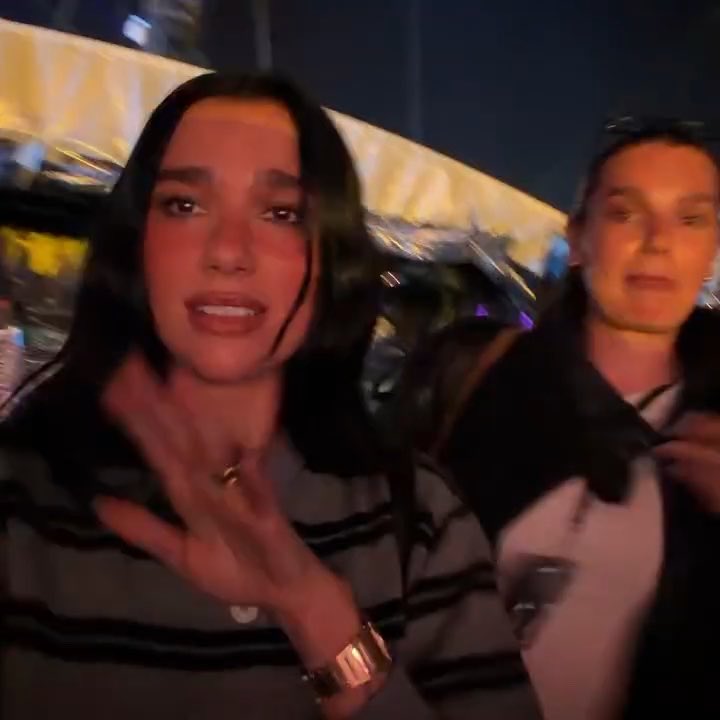 📹 | DUA LIPA enjoying Shakira’s concert in Madrid last night! (Via Instagram)