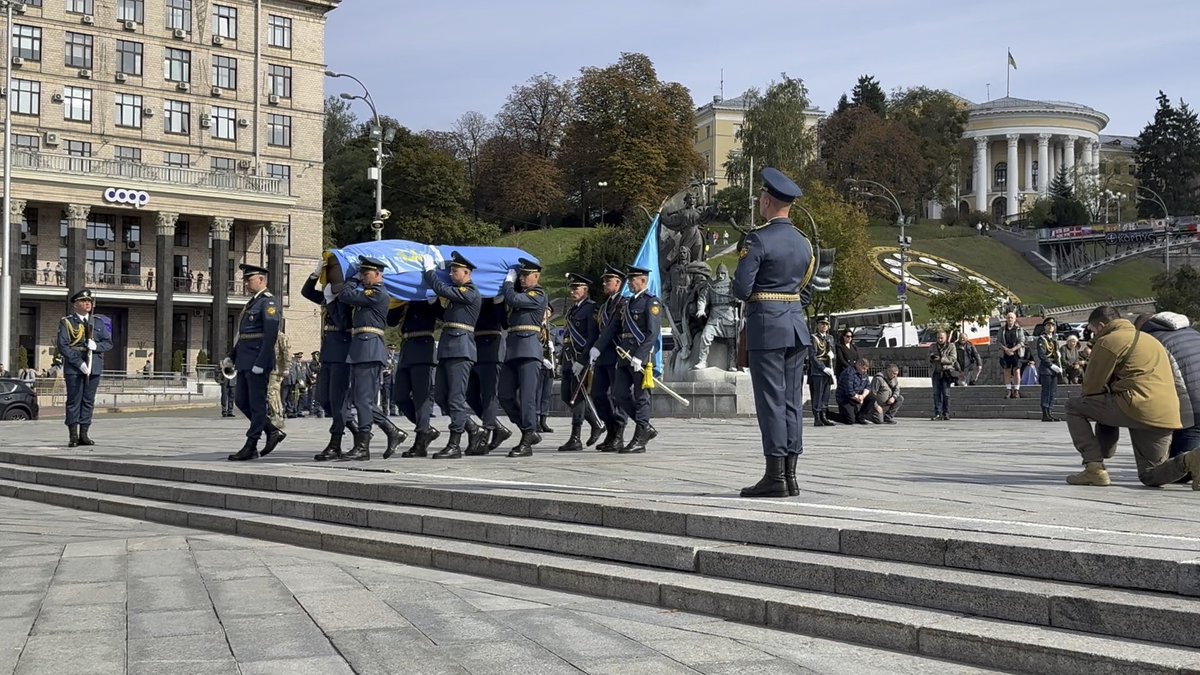 Another Ukrainian soldier is laid to rest, in Kyiv. Behind every name and every casualty figure is a life, a family, and people who will carry this loss forever. Eternal memory. 🇺🇦