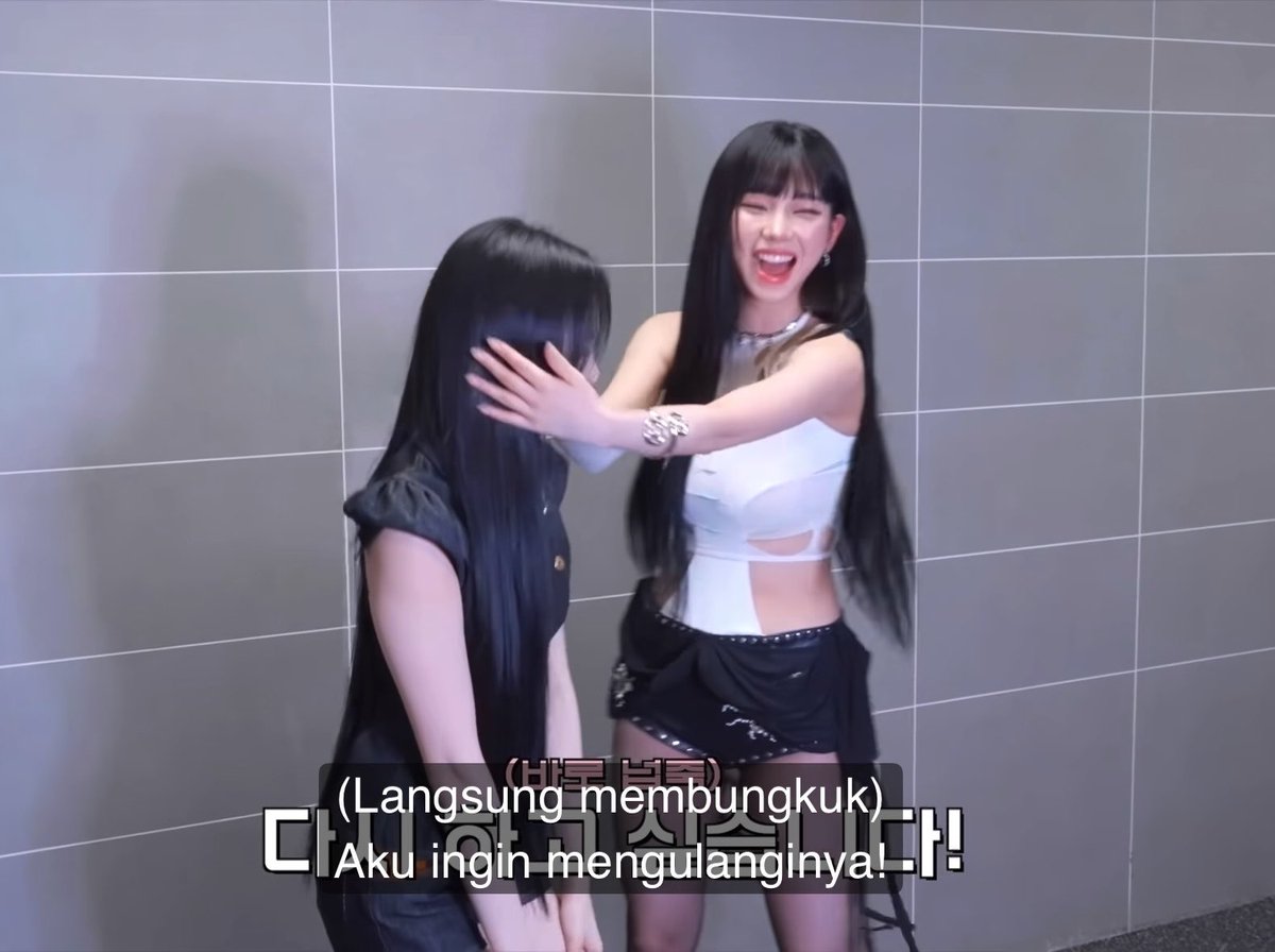 Interaksi Ian ma Karina sbn 😭😭 Mereka kok gemes banget sih dua”nya lucu bangett 🤏🤏 Salfok karina sbn bilang pas mau challenge 🦢 : Kok kalian berikan lagu challenge ini sih ke bayi kan dia gtw 😭😭😭 Karina sbn udah gemes banget tuh ma ian mau digigit 😭😭