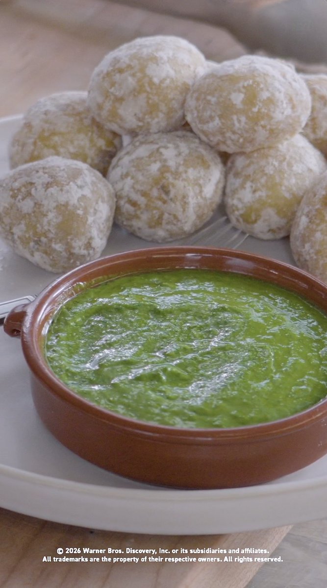 Michael Voltaggio learned to make Papas Arrugadas from José Andrés! These salty, crusted "wrinkled potatoes" are served with a vibrant mojo verde that's perfect for dipping. Watch Michael cook on #BobbysTripleThreat Tuesdays at 8|7c.