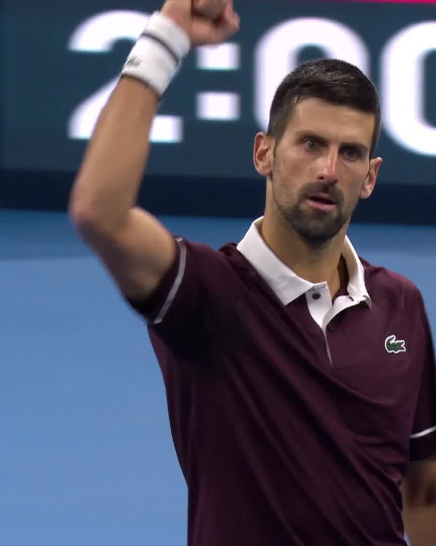 THE ROAR SAYS IT ALL 🐺 Djokovic levels the match against Zverev by clinching the second set 6-4! #ChinaOpen