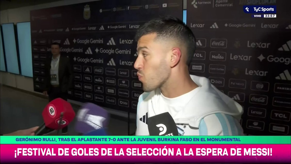 🇦🇷©️ "RECIBIR LA CINTA DE CAPITÁN DE LA SELECCIÓN ES UN ORGULLO ENORME" Tras la aplastante victoria de la Selección Argentina ante Burkina Faso, Gerónimo Rulli se refirió al momento en el que el Dibu Martínez le entregó la cinta de capitán de la Albiceleste.