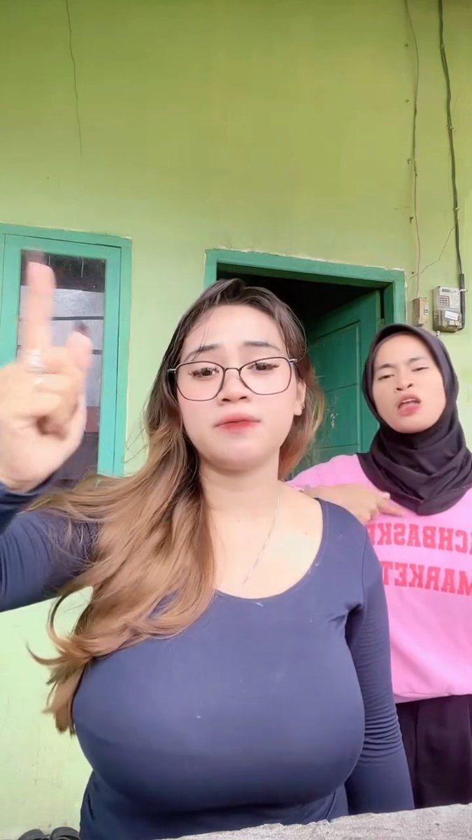 Neng tobrut lgi tiktokan