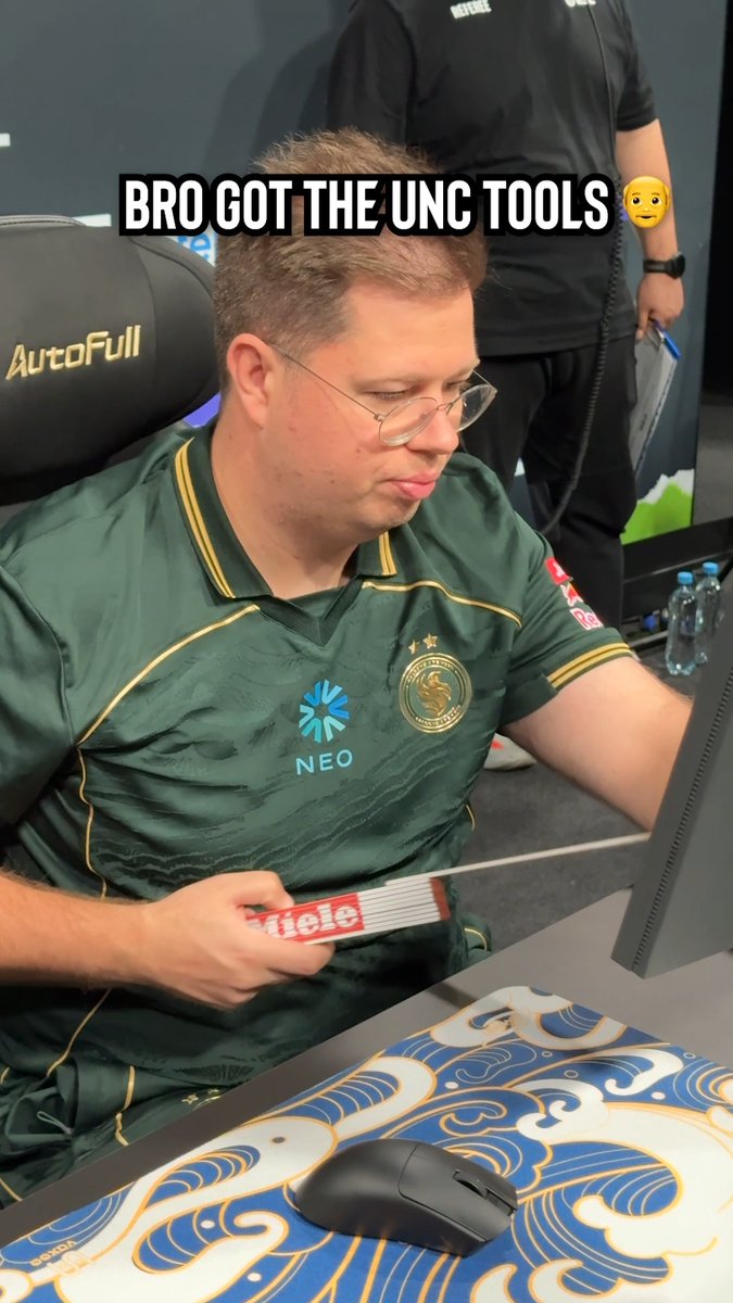 Unc's got tech 😳 #ESLProLeague karrigan