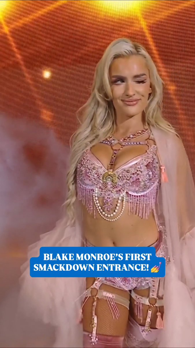 A Glamourous entrance worth waiting for by blakey ♡! 🤩 #SmackDown