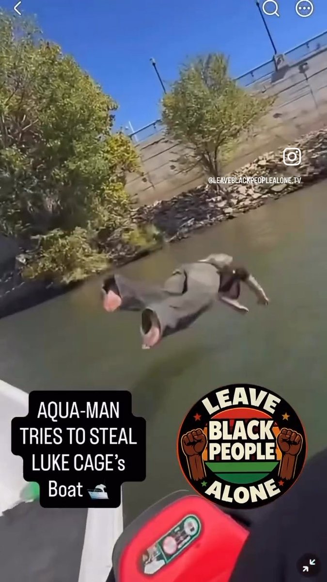 It was at this moment Aqua man knew he isn’t a superhero 🌊