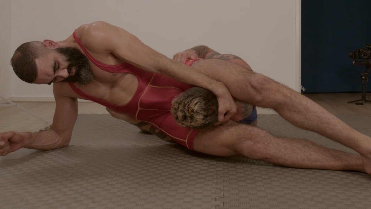 SNIFFF THAT 😈 #headsession #headscissors #suffocation #bulge #bulgeplay #jobber #toyboy #heel #wrestling #musclealpha #gaywrestling #gag #erowrestling #domination #gaysex #alpha #musk #mansweat #sniff #gooning #goon #sucking #dick #cumshot #watchfighters