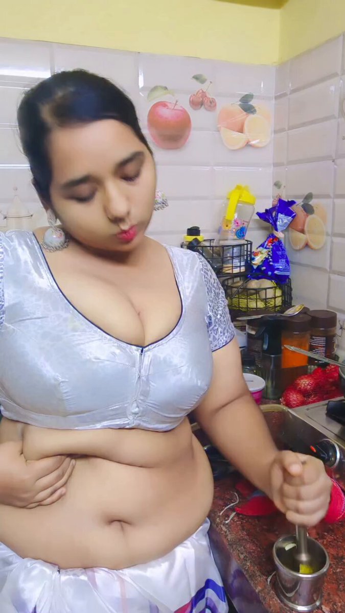 Desi bhabi at cooking time 🫣 #Desi #desi #Girl #girls #gf #cook #short #reel #trendingréels #viralvídeo #hot #bra #panty