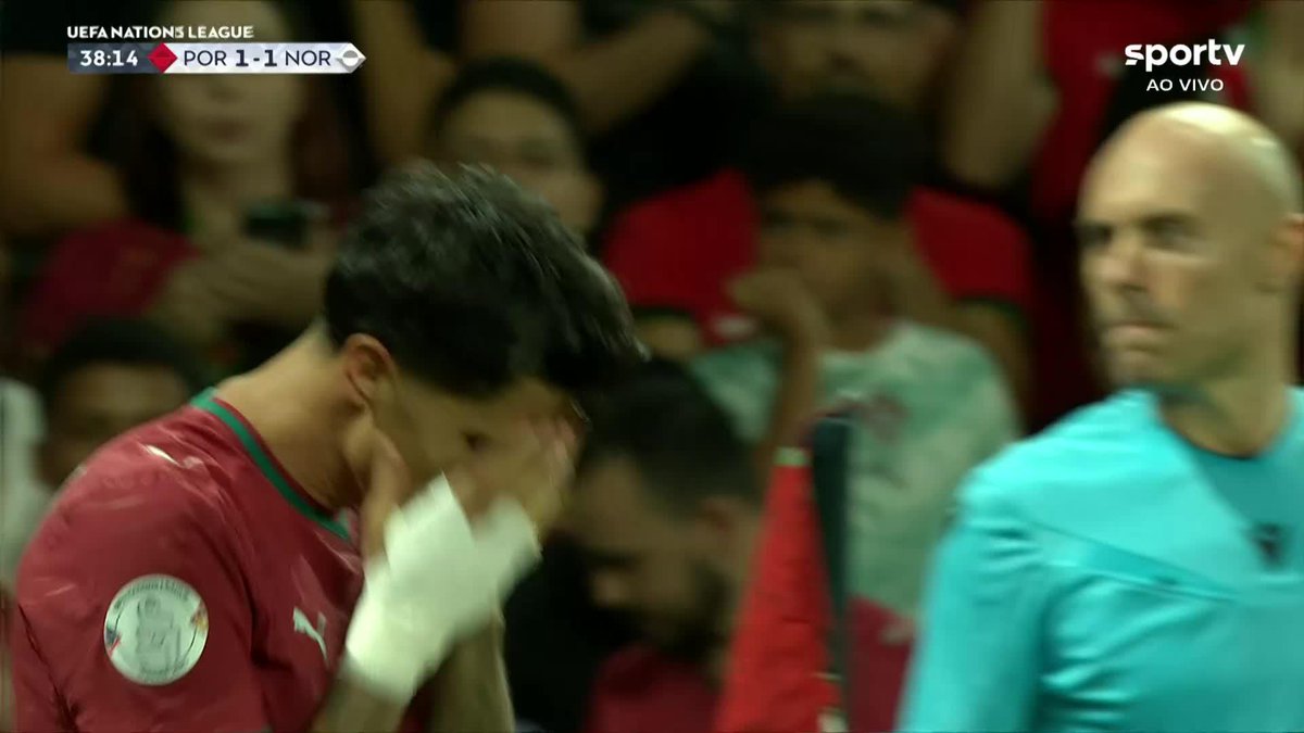 MAIS UM GOLAÇO! João Cancelo empatou contra Noruega na Nations League.