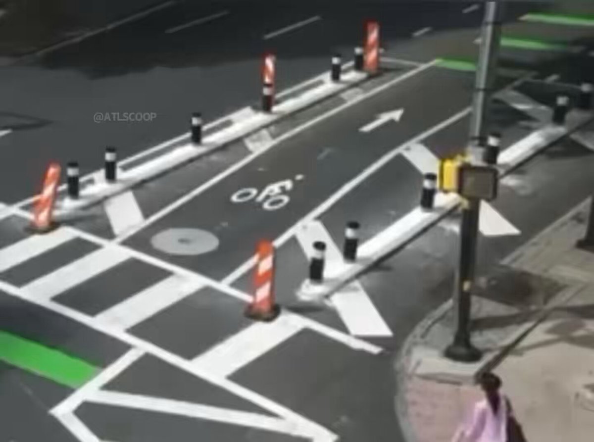 Robbery @ the intersection of 10th/W Peachtree 🚨 The victim says she first noticed the suspect (man wearing a giraffe shirt) watching and following her after she got off a MARTA train. He was reportedly overheard saying he had a gun before approaching her and saying, “you already know what it is,” while demanding her phone and purse. When she refused, the suspect grabbed her purse, leading to a physical struggle. The suspect punched her in the back, and during the struggle, her pink iPhone 15 fell from her pocket. The suspect grabbed the phone and took off running northbound on W Peachtree. Police are still looking for the suspect.