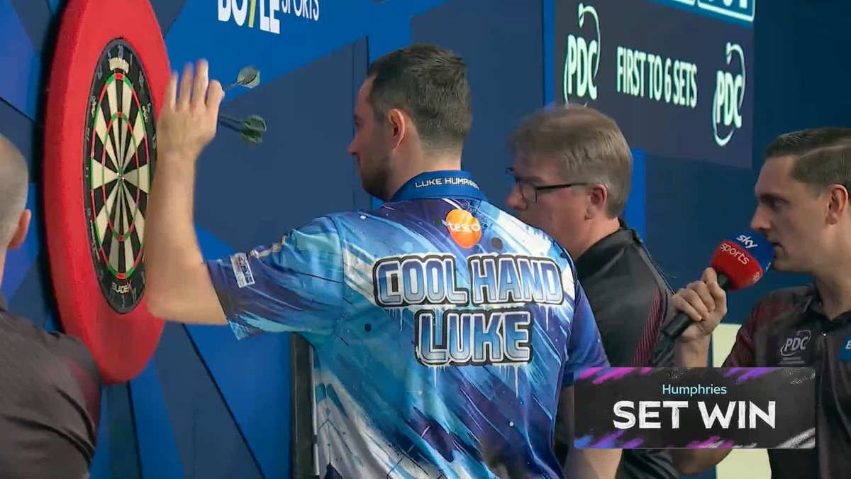 IT'S ALL SQUARE! ⚖️ Luke Humphries wins his third set straight to draw this contest level at 3-3! 📺 #WGPDarts | Final