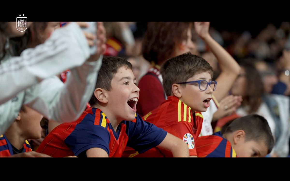 Hay películas que no te cansas de ver. Esta del partido de la Selección Española Masculina de Fútbol en Oviedo pasará a ser una de ellas. Si no me crees, ponte el vídeo. #VamosEspaña | #NationsLeague