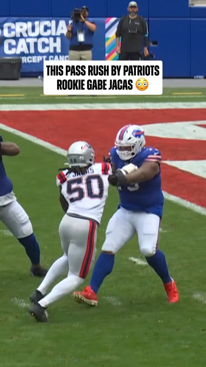 knocked a lineman right over 👀