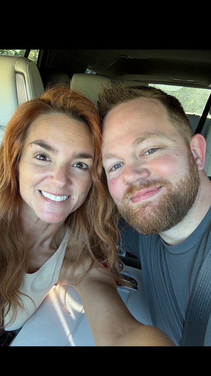 We always love saying hi to fans! #meetingfans #doublelivesofsuburbanwives #fans #realcouple #tlc