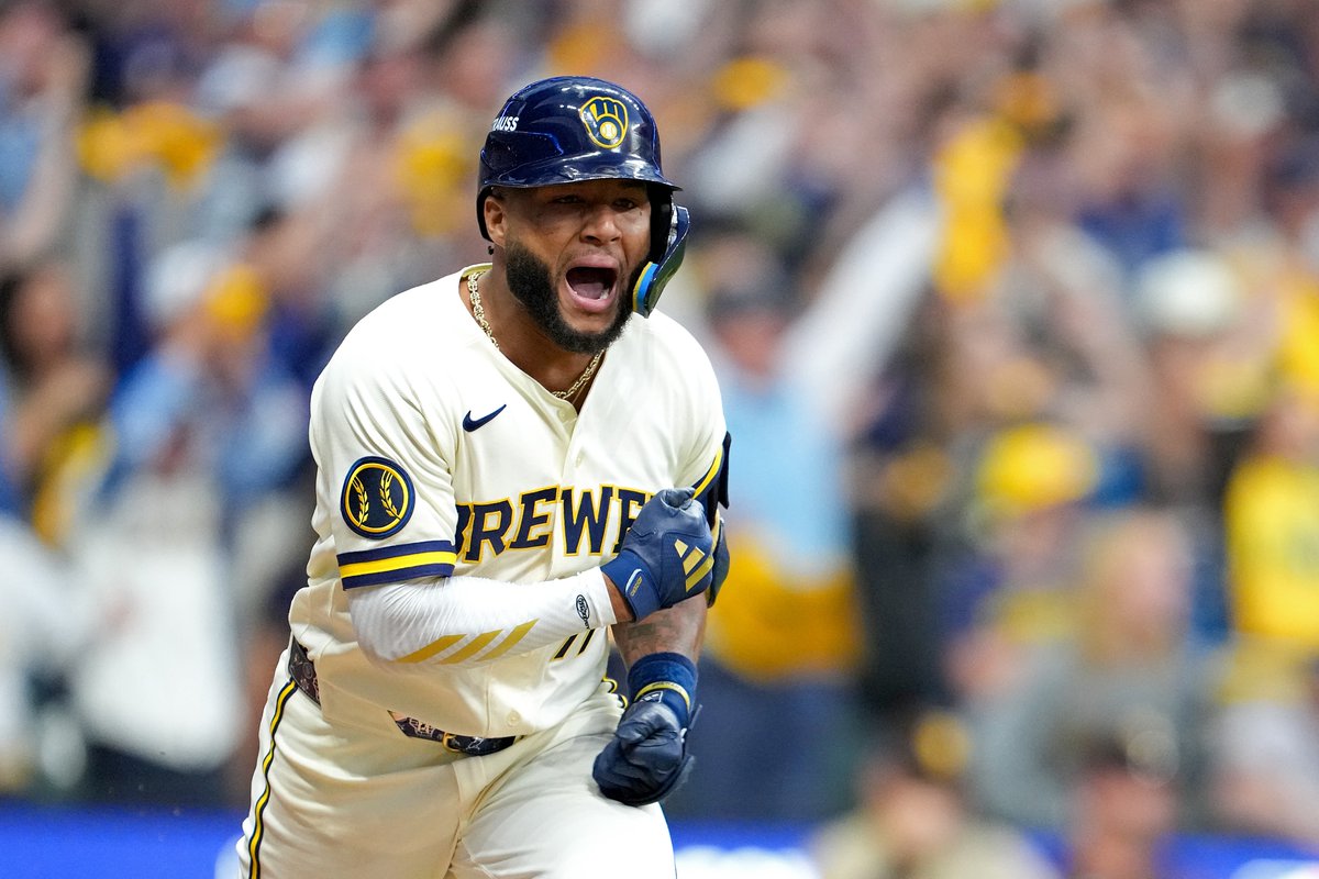 JACKSON CHOURIO IS THE WALK-OFF HERO IN GAME 2!