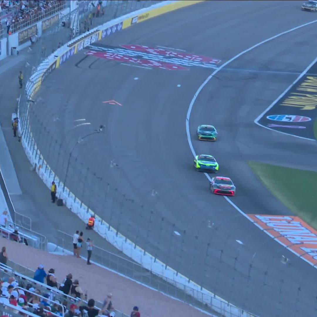 THEY GAVE IT EVERYTHING THEY HAD! Chase Briscoe holds off Kyle Larson and Tyler Reddick to win at Las Vegas!