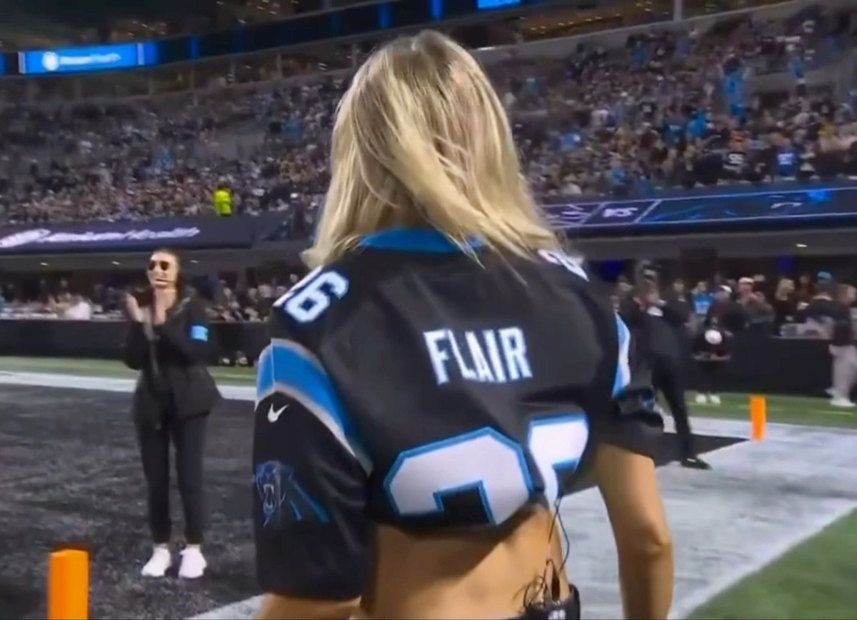 CHARLOTTE FLAIR IN ATTENDANCE AT THE CAROLINA PANTHERS GAME HITTING “KEEP POUNDING” DRUM 🔥 #KeepPounding