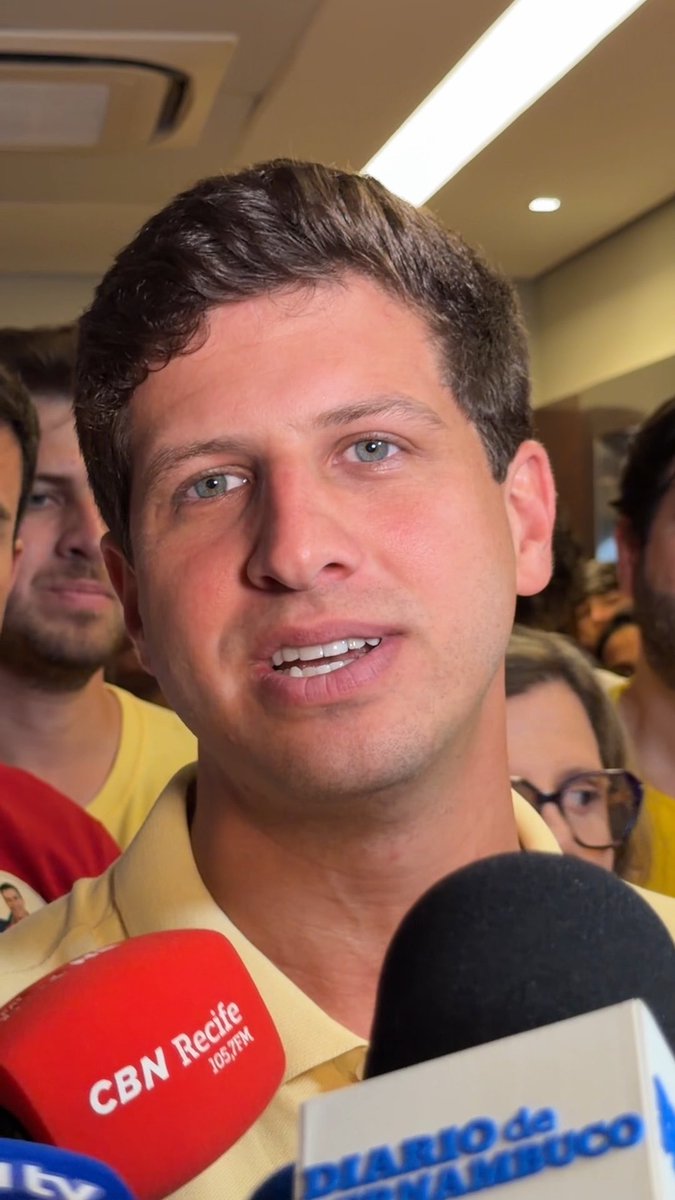 Obrigado, Pernambuco! Foi uma campanha linda, propositiva e que despertou a esperança no coração das pessoas. Foram mais de 2,2 milhões de votos que mostram a confiança do povo em nosso projeto para o futuro do Estado. Isso representa muito para todos nós. Representa muito para mim. E eu quero deixar aqui meu abraço a todos que nos apoiaram. A luta segue em frente! 💛❤️