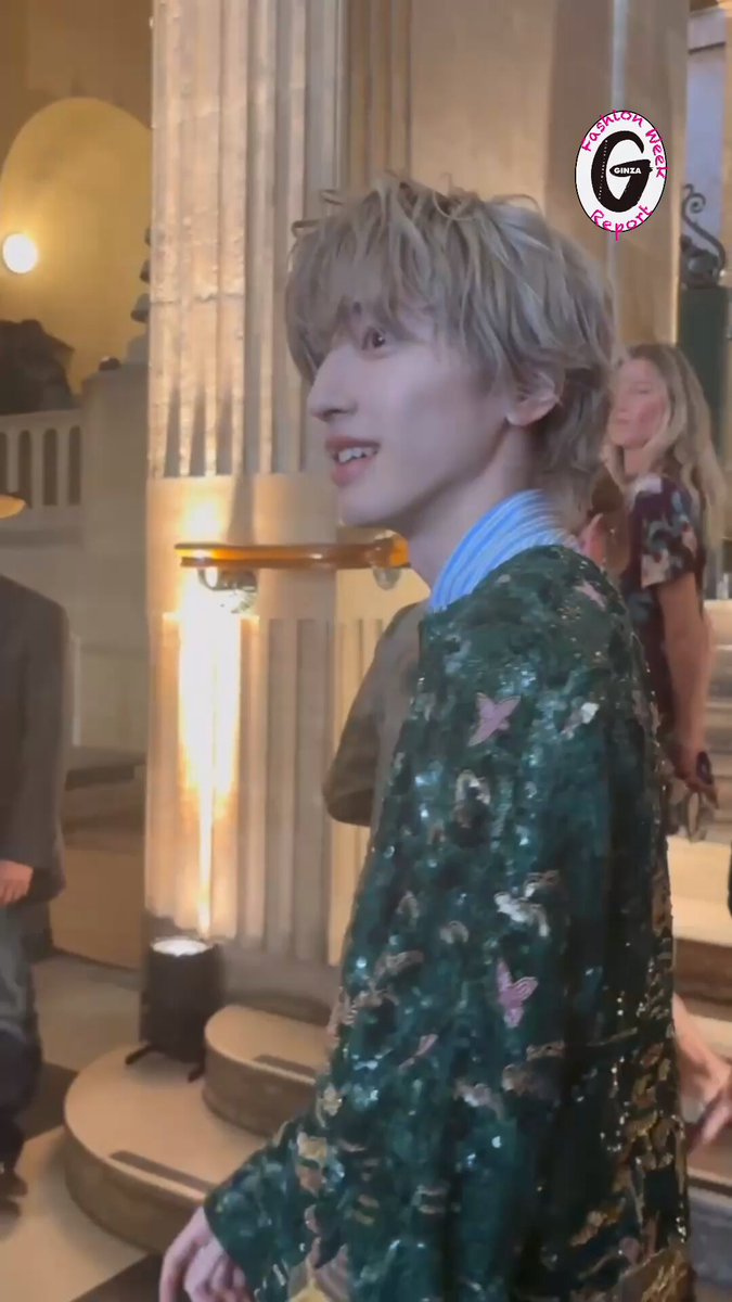 〈VALENTINO〉2027年春夏コレクションショーの会場で #なにわ男子 #道枝駿佑 さんをキャッチ。2つの質問に答えてくれました。今日のスタイリングで出かけたいのは？持ち帰りたいルックは？👔 Valentino #VALENTINO #VALENTINOSS27