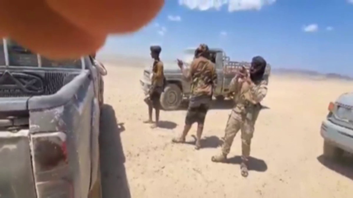 تحديث آخر 5 ساعات من عملية "فجر اليمن".. - رئيس مجلس القيادة الرئاسي اليمني يعلن انطلاق عملية "فجر اليمن" - الجيش اليمني يعلن السيطرة على باب المندب - متحدث التحالف: إسناد جوي لدعم القوات اليمنية على الأرض وعلى مدار الساعة - القوات اليمنية تحرر باب المندب ومدينة ذو باب - القوات اليمنية على بعد 5 كلم من مدينة المخا وميليشيا الحوثي تنسحب إلى جبال النار