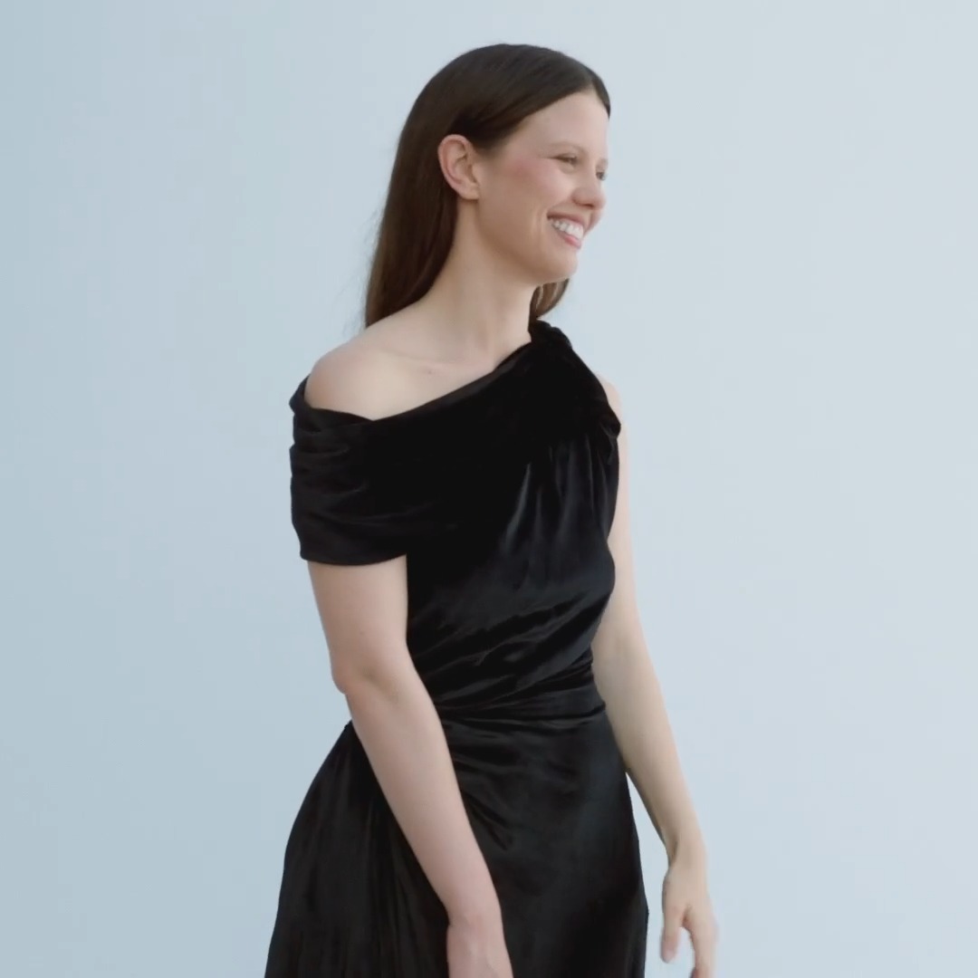 Mia Goth at the Dior Summer 2027 Women’s show. #DiorSummer27