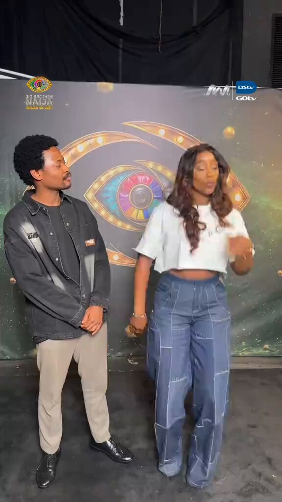 Sheba and Aikou😍🫢see as Aikou dey look her😹