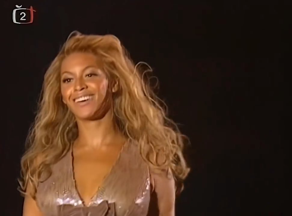 This naughty girl dance break at Fashion Rocks in 2004 🔥