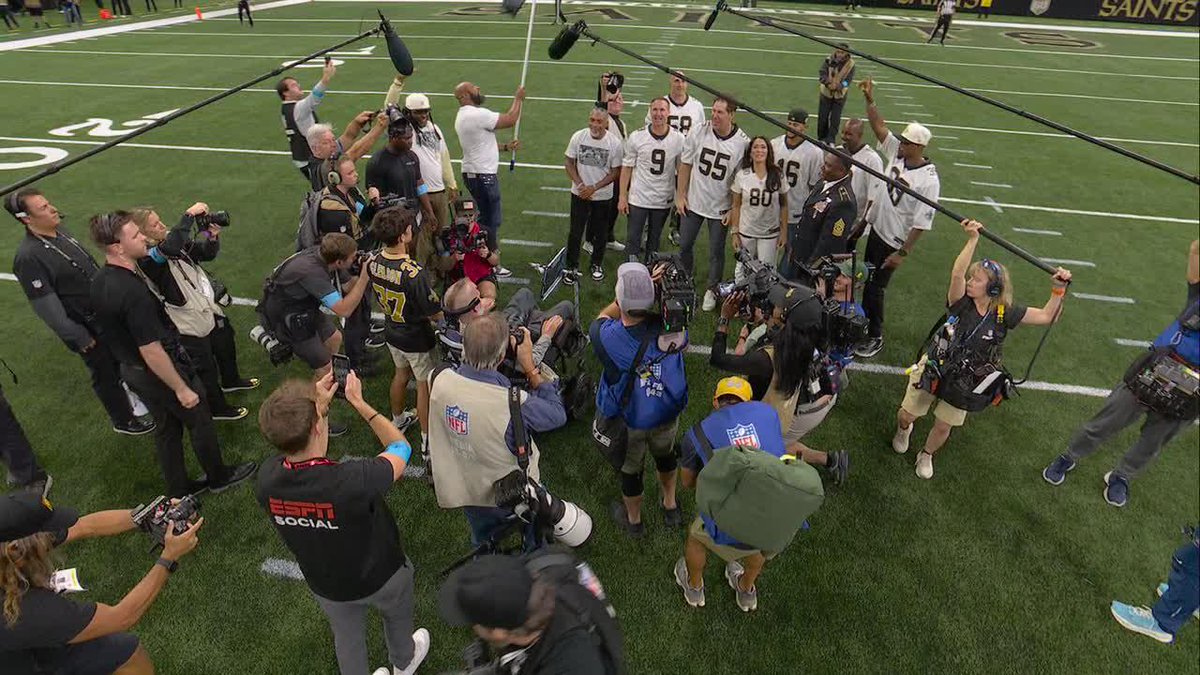 “WHO DAT! WHO DAT! WHO DAT SAY DEY GONNA BEAT DEM SAINTS?” What a moment in the Superdome 🙏