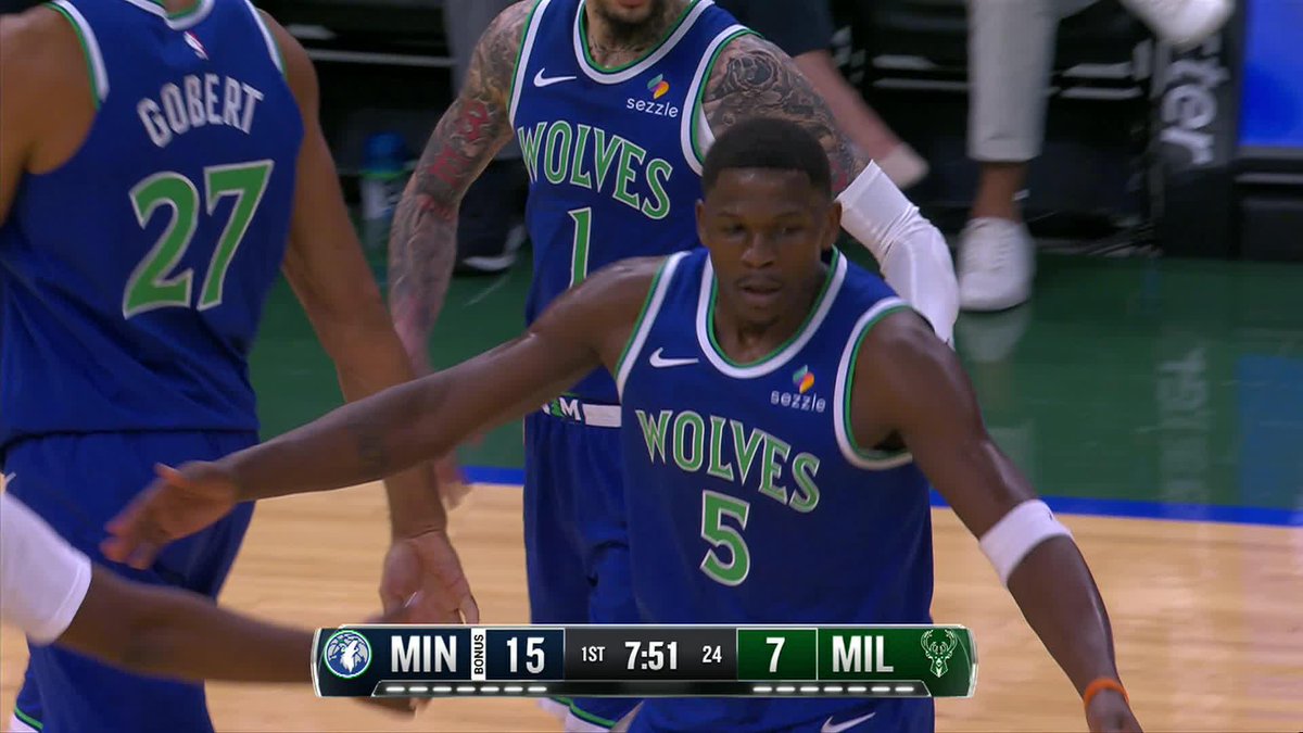 MELO FINDS ANT THIS IS GOING TO BE FUN 🤩