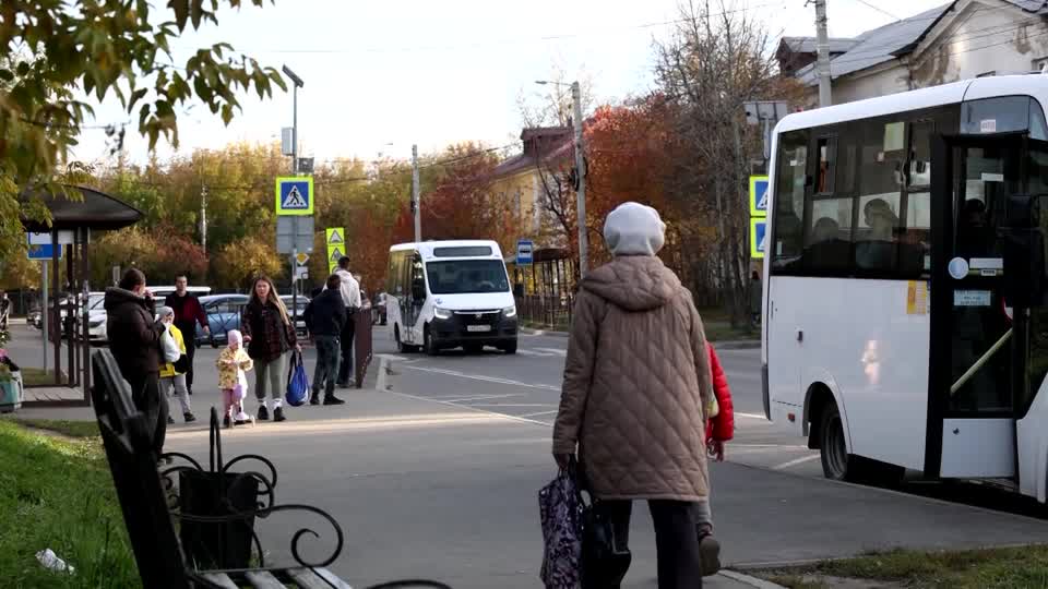 Russian officials quarantined dozens of people after a laboratory worker at a plague research institute in Siberia fell ill and died in undisclosed circumstances. US authorities are monitoring the situation