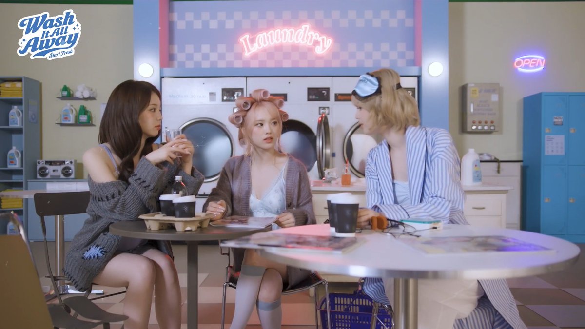 NiziU SEASON’S GREETINGS 2027 “Wash It All Away” Unit Teaser #2 #RIO #RIKU #AYAKA 🔗 詳しくはコチラ👇 #NiziU #ニジュー #니쥬 #WithU #Wash_It_All_Away