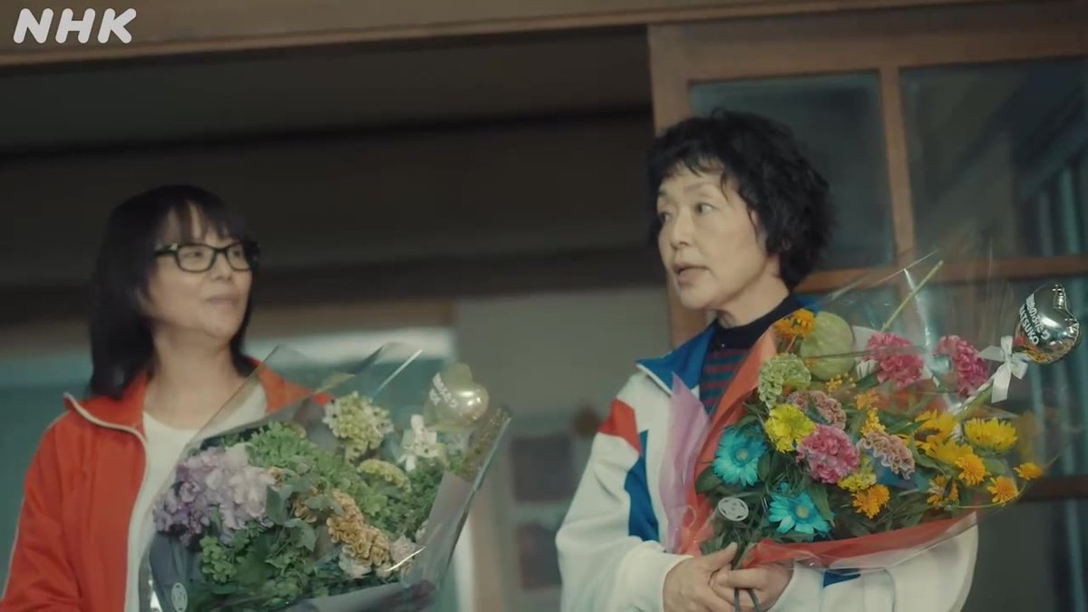 ＼いよいよ最終回！／ ドラマ10【#団地のふたり】 💐野枝役 #小泉今日子 さん 💐奈津子役 #小林聡美 さん おふたりのオールアップ動画をお届けします✨ 暑い中での撮影、お疲れ様でした！ 最後までどうぞ見届けてください🌿 今夜10時[総合] 🔗