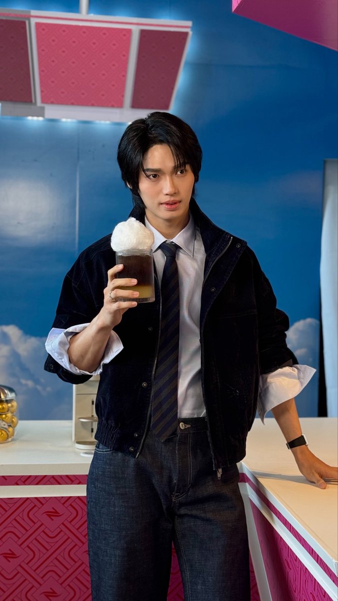 #BAZAARExclusive พูดคุยไปกับ #WinMetawin Friends of #Nespresso ประจำประเทศไทย ที่้เข้าร่วมป๊อปอัพสุดพิเศษของเเบรนด์ ณ เทศกาลภาพยนตร์นานาชาติปูซานครั้งที่ 31 พร้อมชวนดื่มด่ำสองเมนูกาเเฟอย่าง Apple Cloud เเละ Salted Popcorn Latte #NespressoBIFFxWin #BAZAARThailand