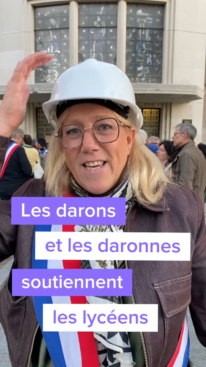 Les darons et les daronnes soutiennent les lycéens ! On se retrouve cet après-midi a 13h45 avec des casques blancs, des brassards blancs au 4 place de la république pour soutenir le mouvement lycéen !