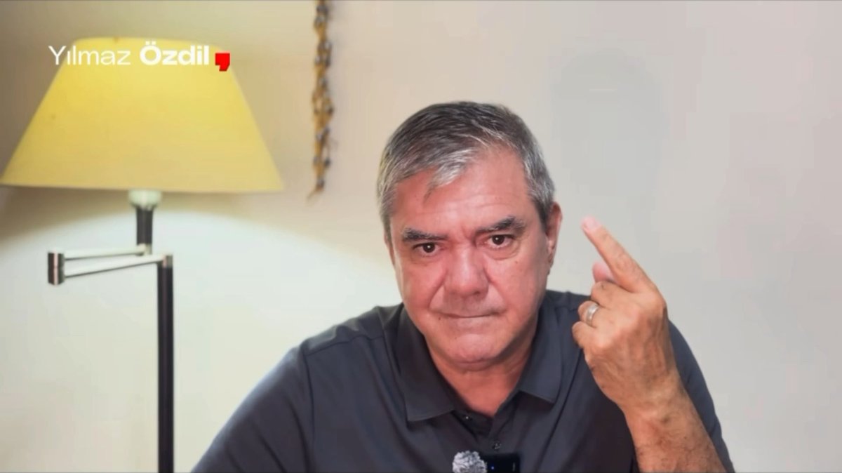 Yılmaz Özdil, Cemil Tugay'ın AK Parti'ye transferine ilişkin: "Bir İzmirli olarak şunu söyleyeceğim: AKP seviniyor şu anda ama İzmir'de henüz maç bitmedi. Biz varız. Kuklaları transfer edersin ama halkı transfer edemezsin."