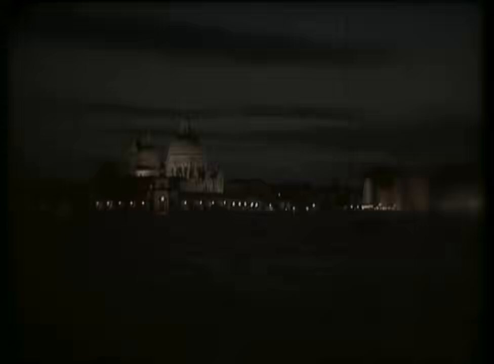 Prije tačno 130 godina, Jelena Petrović-Njegoš,princeza od Crne Gore, udala se za italijanskog prijestolonasljednika Viktora Emanuela III u Rimu,u bazilici Santa Maria Opčinjeni njenom ljepotom pisali su italijanski mediji Bila je visoka 180 cm,dok je Viktor bio visok samo 153cm