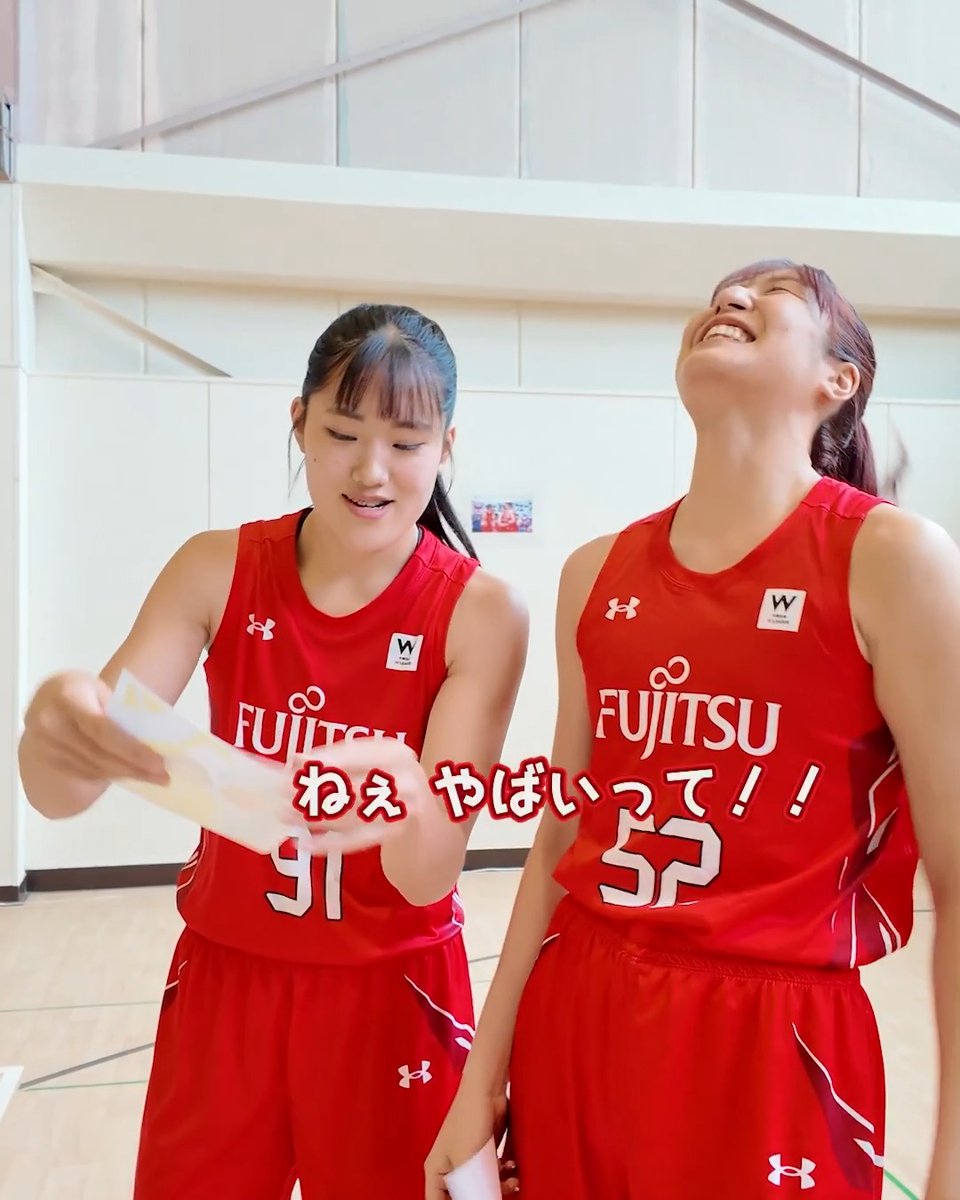 「〇〇選手、サインください！✍️」 若手選手が先輩選手に突撃！ "とある1枚"にサインをもらいながら、ルーキーへのアドバイスを聞いてみました👀 富士通レッドウェーブ #Wリーグ #富士通レッドウェーブ #宮澤夕貴 #大脇晴