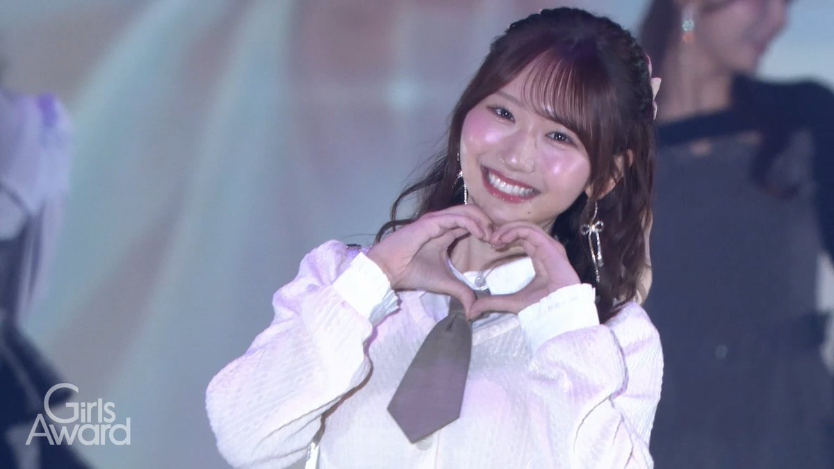📣ノーカットでランウェイをお届け👀✨ #ガルアワ2026AW PLAYBACK📽️ / 藤嶌果歩(日向坂46) 日向坂46 \ evelyn STAGE evelyn フォローして、出演者オフショットをチェックしてね📲🩷 ─────── 次回 #ガルアワ2027SS 🌈✨ 4月29日(木・祝)代々木第一体育館にて開催🪩♡