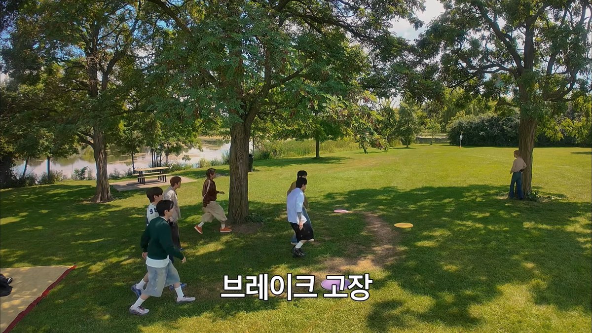 jungkook trying to run behind jimin’s back and still getting caught. he’s hilarious 😭