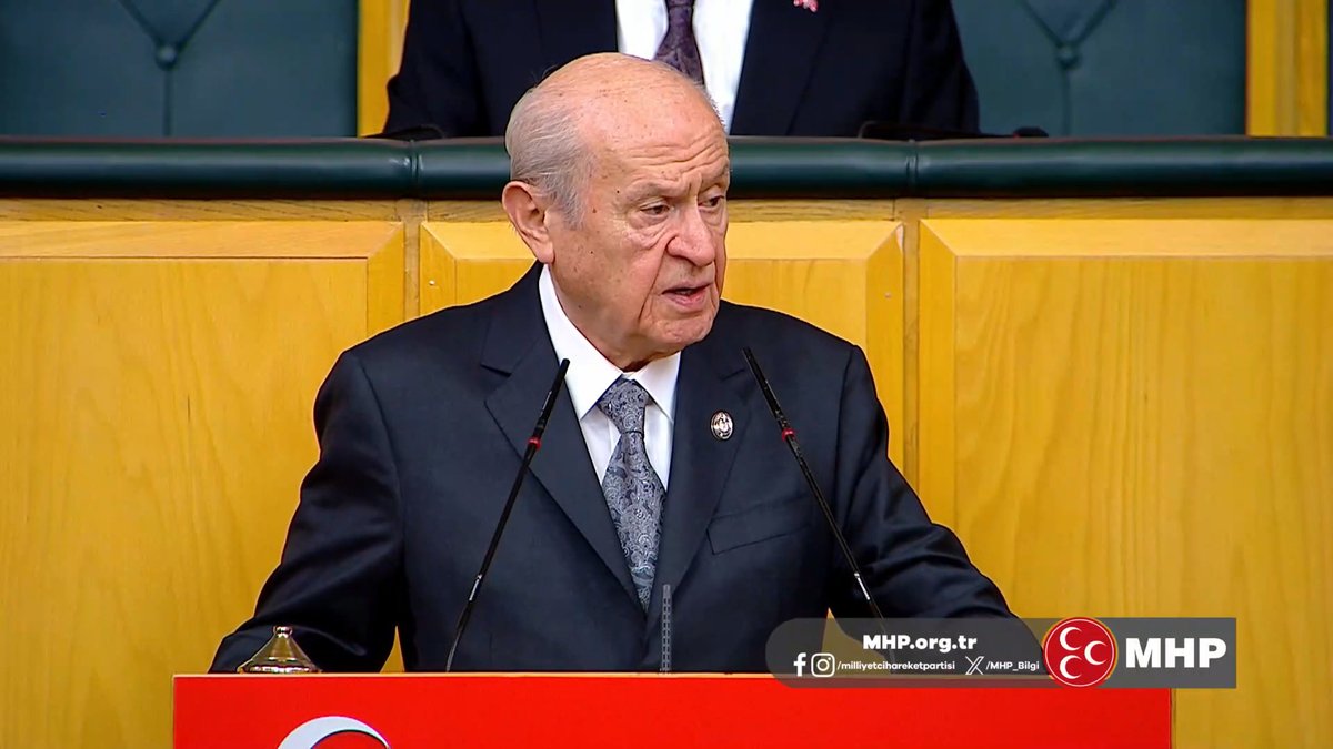 Milliyetçi Hareket Partisi olarak düşüncemiz şudur: Cumhurbaşkanı Sayın Recep Tayyip Erdoğan’ın bir daha aday olabilmesi için Türkiye Büyük Millet Meclisinde uygun zamanda ve azami mutabakatla “seçimlerin yenilenmesi” kararı alınmalıdır.