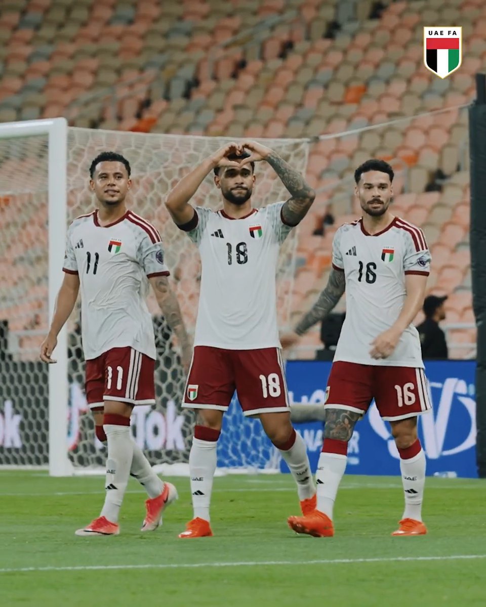 الإمارات تستاهل.. يا أوفى جمهور 🇦🇪 #منتخب_الإمارات #خليجي_الديار_العربية #ابيضنا_في_الخليجيه The UAE deserves it.. for the most loyal fans 🇦🇪 #UAENT #Khaleeji27