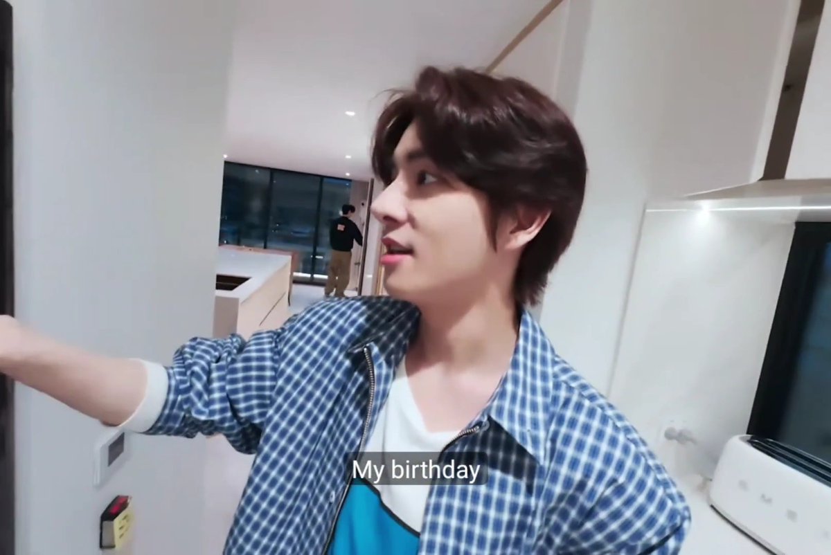 제이크시 🤍 🦮: oh, it’s jake time! (11:15) 🦮: my birthday 👤: happy birthday 🦮: oh, thank you~